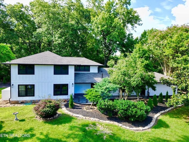 12000 S Fox Den Dr, Knoxville, TN 37934 - view of front of home featuring a shingled roof and a front yard