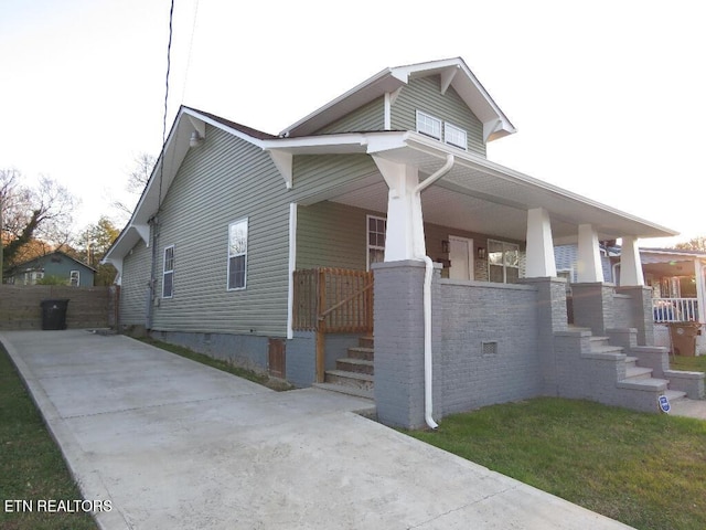 view of front facade featuring a porch