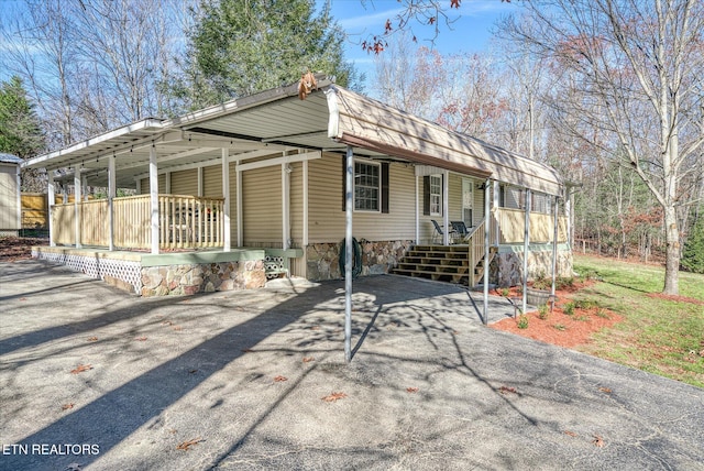 view of front of house with a porch