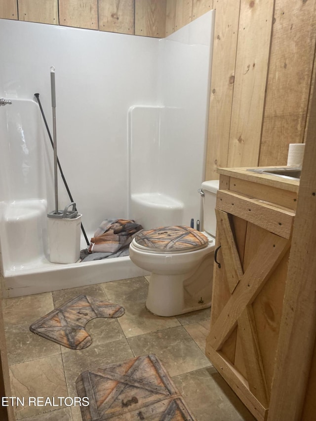 bathroom featuring toilet