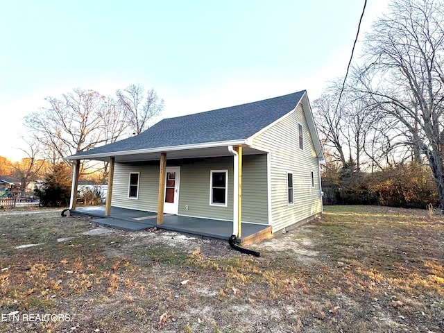 view of front of property featuring a porch