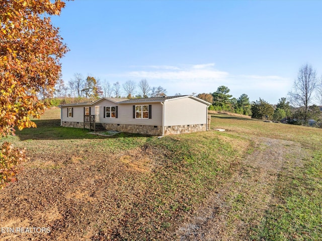 1202 Greenpond Rd, Decatur, TN 37322 - view of front facade with a front yard
