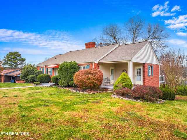 view of front of house with a front yard