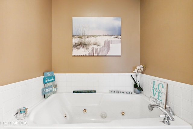 7987 Longmire Rd, Luttrell, TN 37779 - bathroom featuring a tub