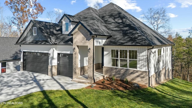 view of front of property with a front yard