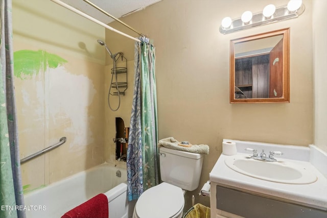 full bathroom featuring shower / bathtub combination with curtain, vanity, and toilet