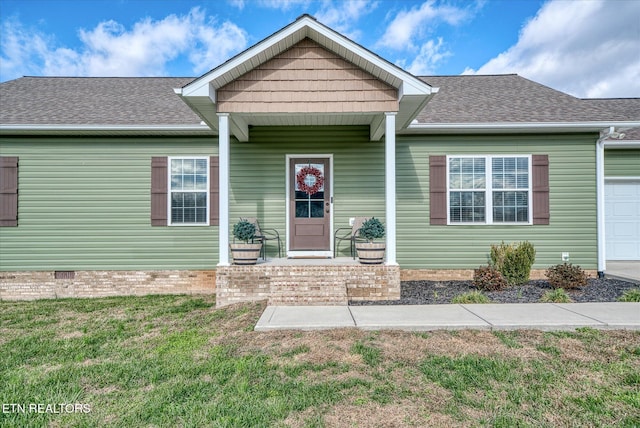 view of front of house with a front lawn