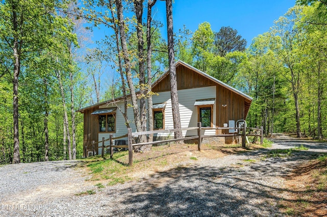 3719 Clabo Mountain Ln, Sevierville, TN 37862 - view of front of property featuring board and batten siding