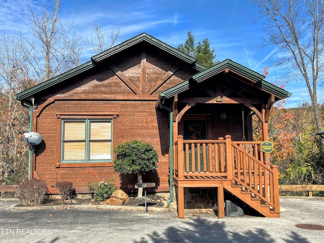 view of front of property