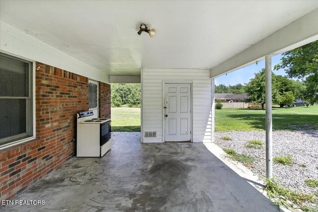 505 S S 38th St, Middlesboro, KY 40965 - view of patio