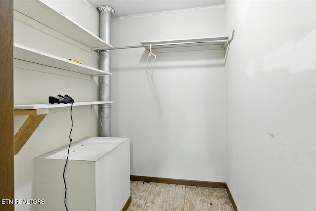 505 S S 38th St, Middlesboro, KY 40965 - spacious closet with wood finished floors