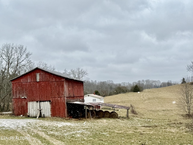 view of outbuilding