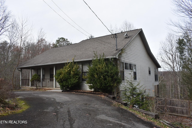 view of front facade with a porch