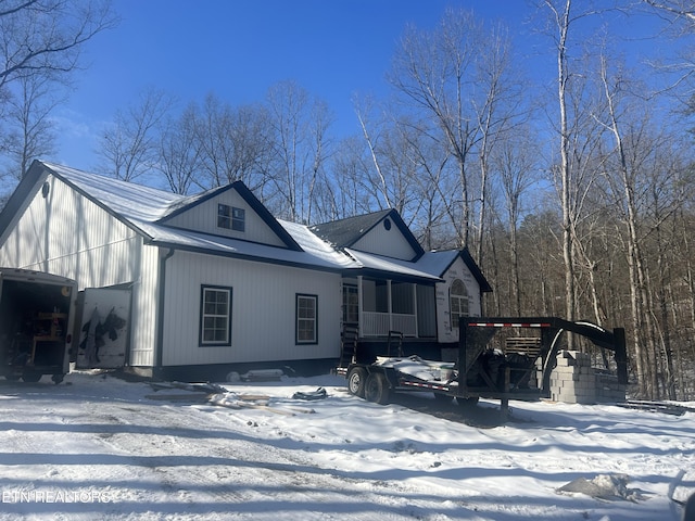 view of front facade with covered porch