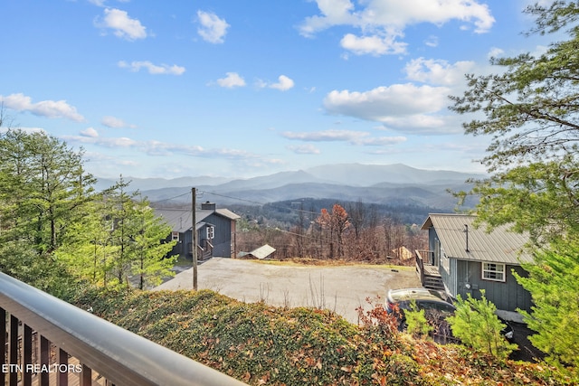 1132 E Foothills Dr, Gatlinburg, TN 37738 - mountain view