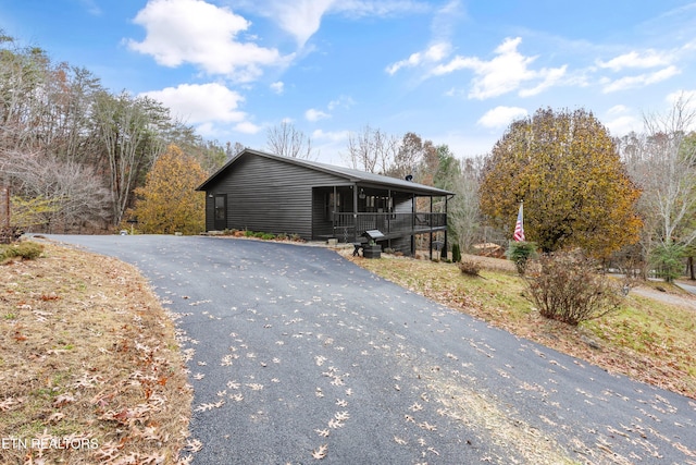 view of front of property