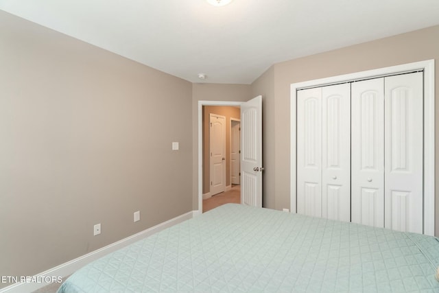 bedroom with a closet