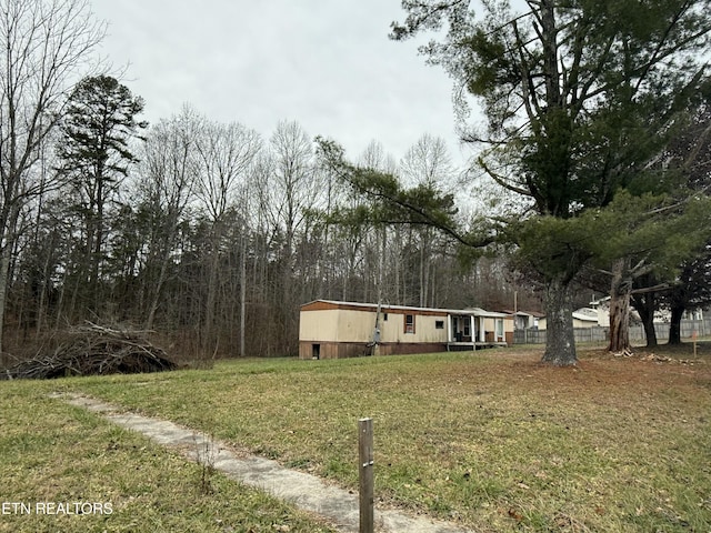 view of front of house featuring a front yard