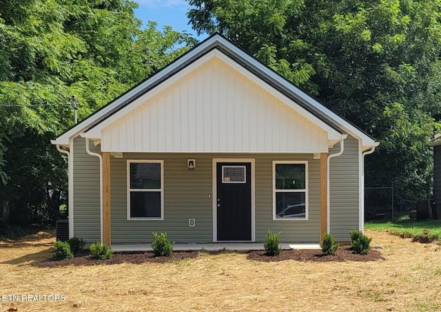 bungalow with a porch