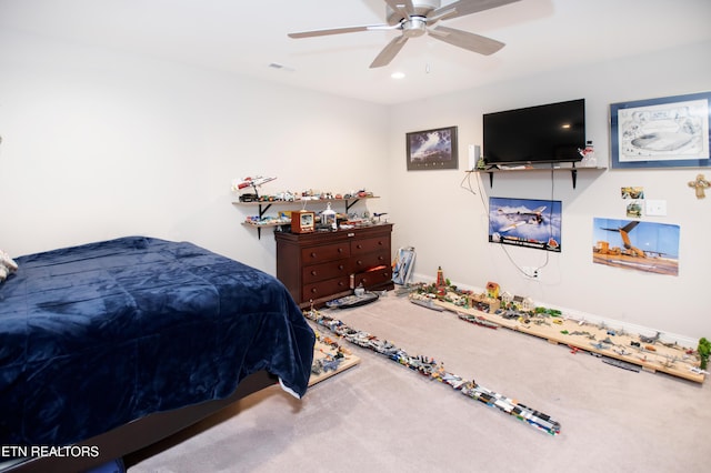 bedroom featuring carpet and ceiling fan