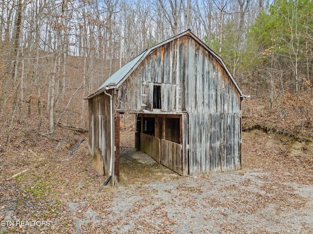 view of outbuilding