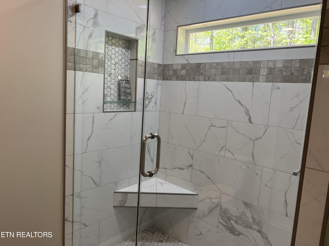150 Hunterwood Ln, Fairfield Glade, TN 38558 - bathroom featuring a stall shower