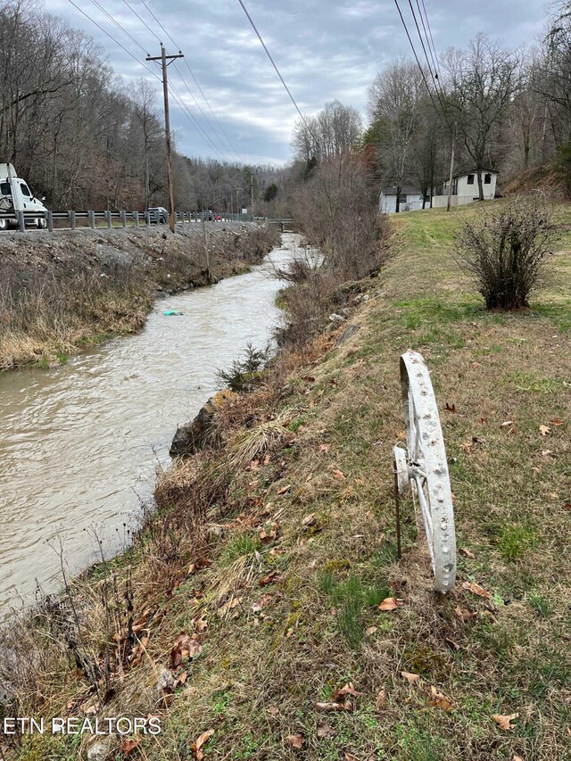 107 Cape Norris Rd, New Tazewell, TN 37825