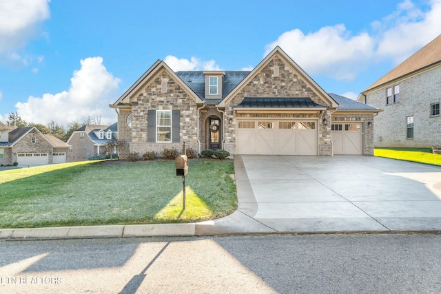 craftsman inspired home featuring a front lawn