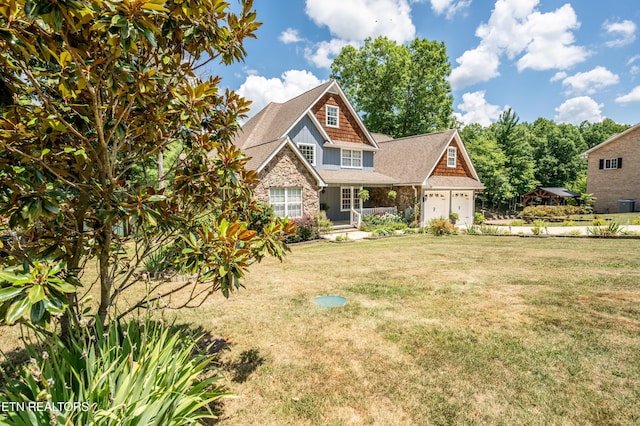 craftsman-style home with a front lawn