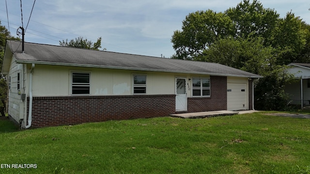 view of front of home with a front yard