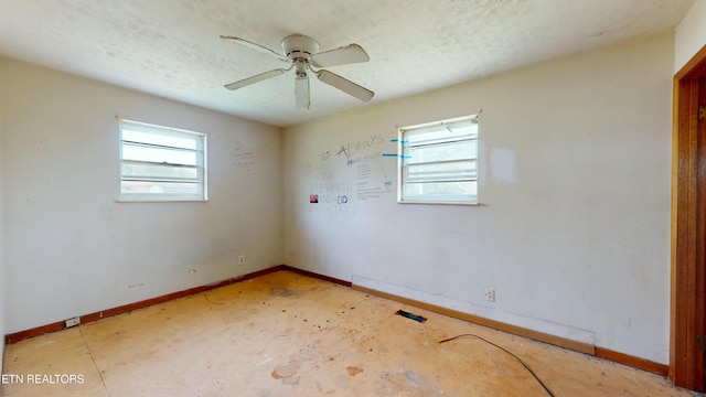 empty room with ceiling fan