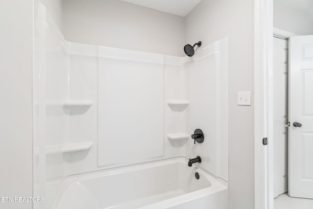 bathroom featuring shower / bathtub combination