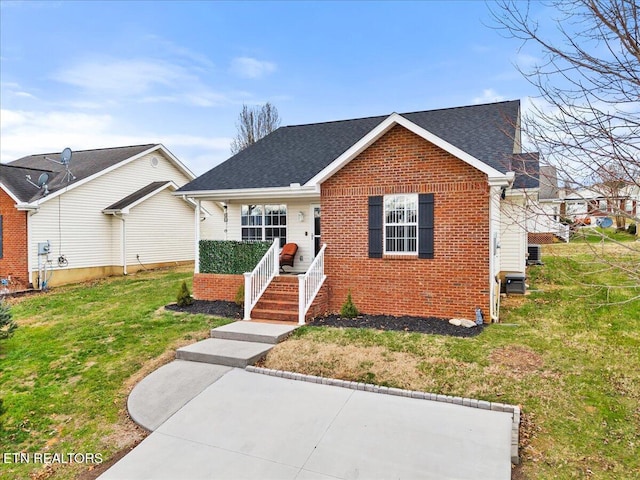 view of front of property with a front yard