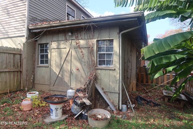 view of outbuilding