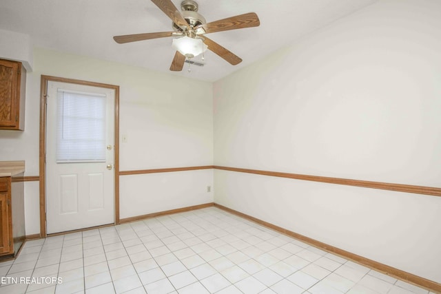 empty room with ceiling fan