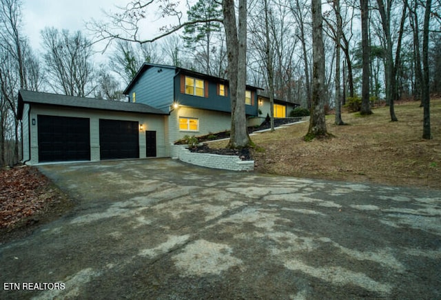 view of front of property featuring a garage