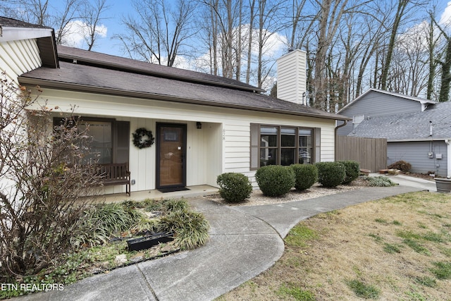 view of front of property featuring covered porch