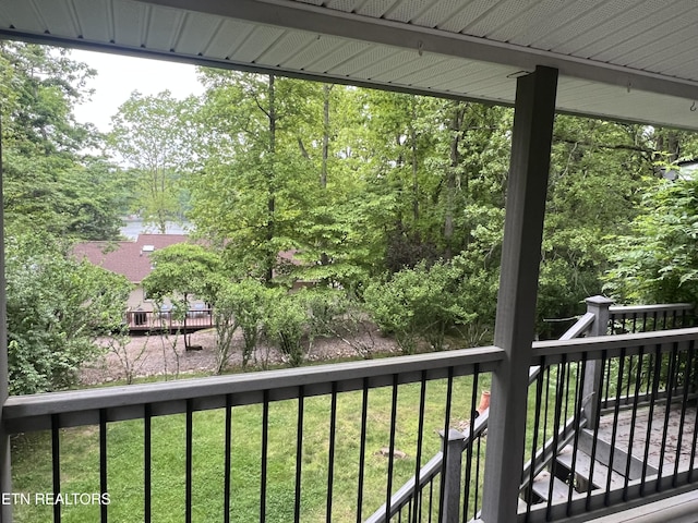 137 Lakeshire Dr, Crossville, TN 38558 - photo 8