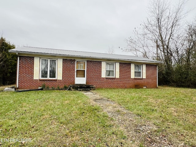 1008 Old Static Rd, Byrdstown, TN 38549 - ranch-style home featuring a front lawn