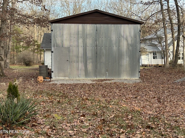 view of outbuilding