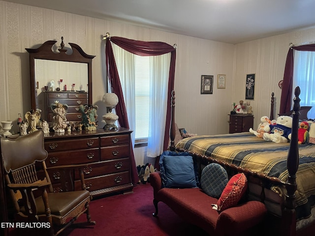 bedroom with carpet flooring