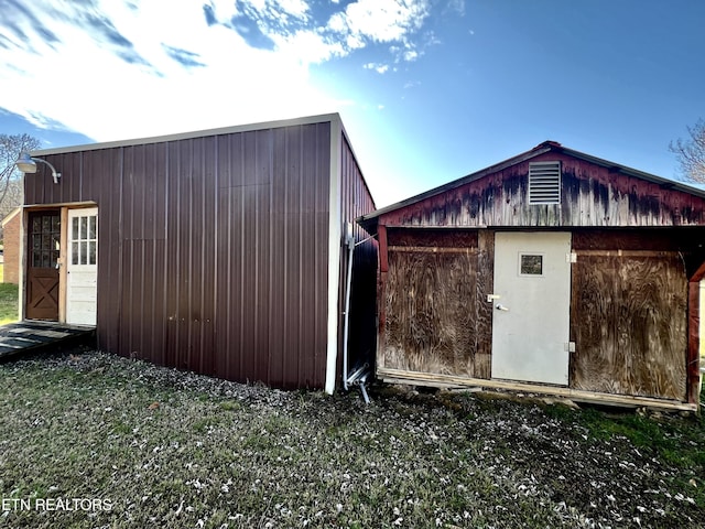 view of outbuilding