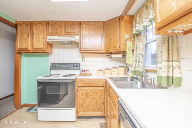 kitchen featuring sink, white electric range oven, decorative backsplash, a textured ceiling, and dishwashing machine