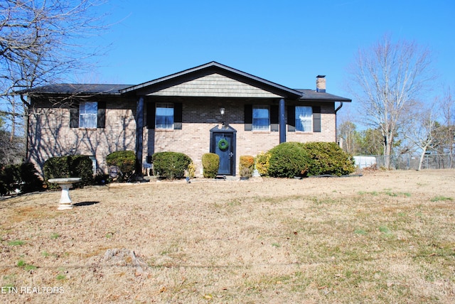 view of front of house with a front yard