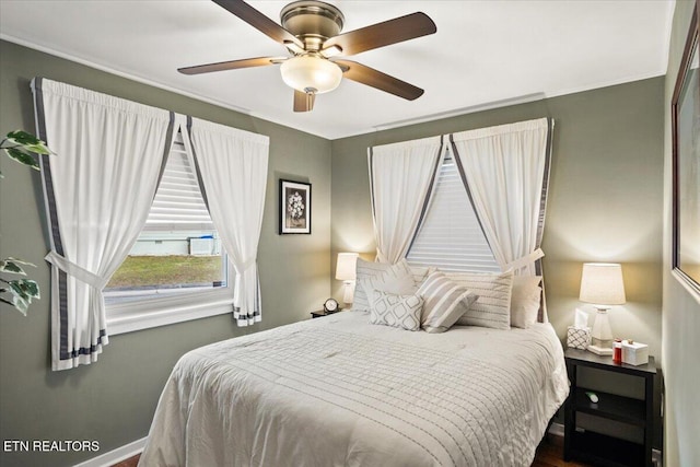 bedroom with ceiling fan