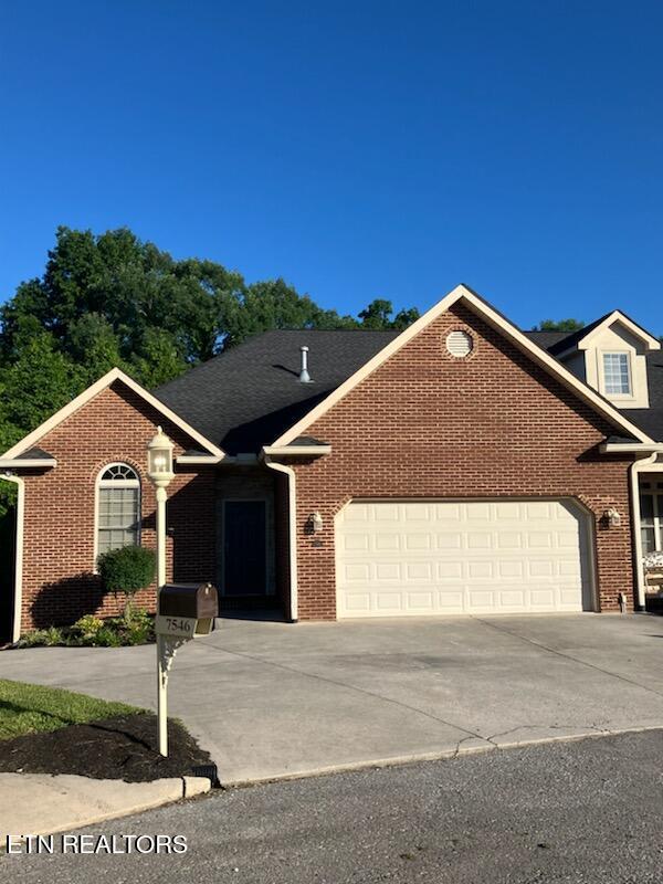 Listing photo 2 for 7546 School View Way, Knoxville TN 37938