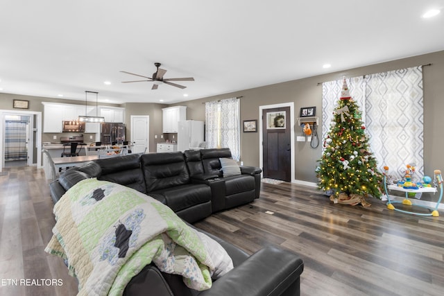 499 Woodland Trl, Sunbright, TN 37872 - living room featuring recessed lighting, ceiling fan, dark wood finished floors, and plenty of natural light