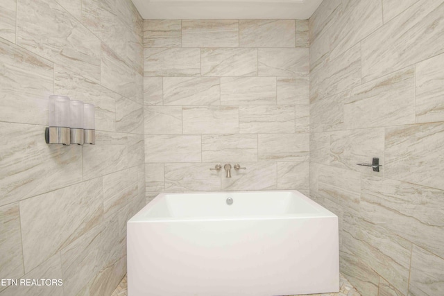 bathroom featuring a bathing tub