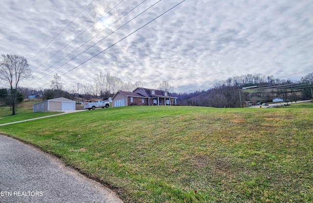 view of yard with a garage