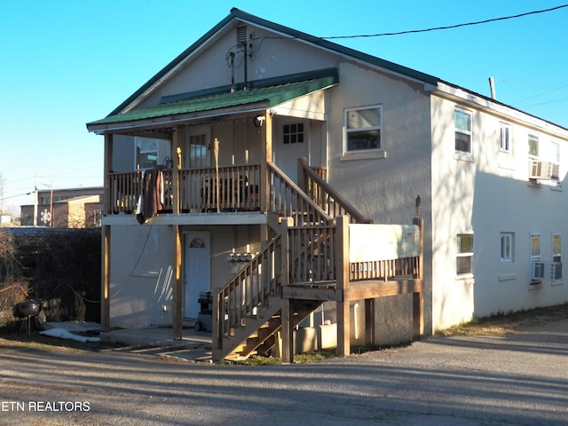 view of front of property with covered porch